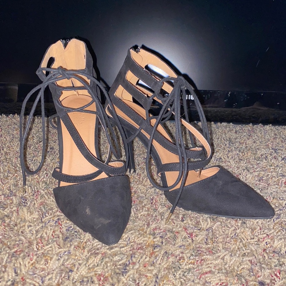 Size 8 black heels